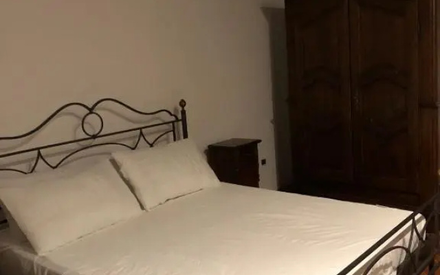 Beautiful residence, sleeps 6, a free breakfast