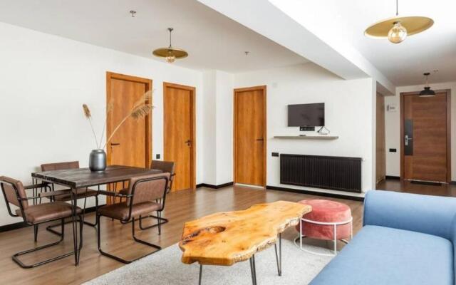 Luxury 2-BR Family Suit in Gudauri