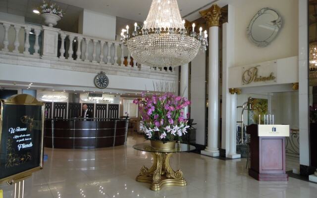 Portaluna Hotel & Resort By Reston