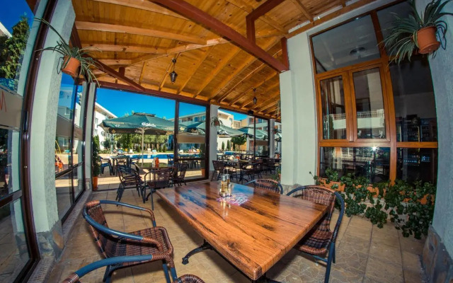 Holiday Garden Resort