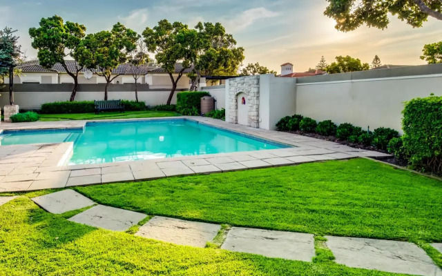 Belina - Bougain Villas Premier