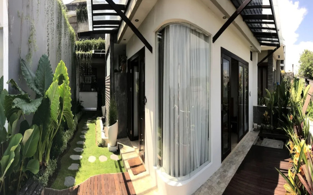 The Ocean Views Luxury Villas & Apartment