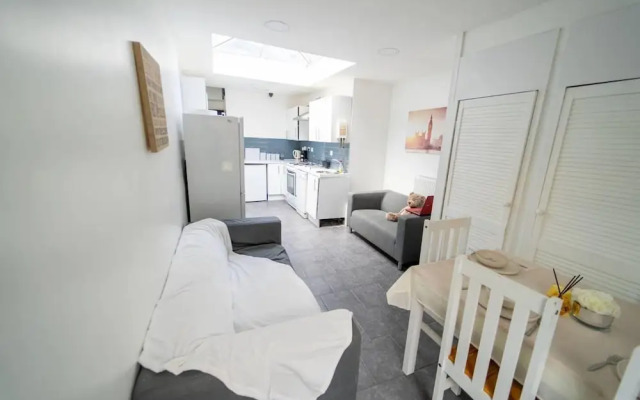 1 Bedroom Studio Near the City
