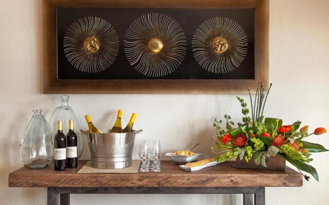 Cambria Landing Inn & Suites