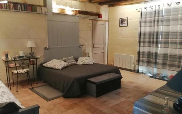 Le clos des augers, chambres d'hôtes et roulotte