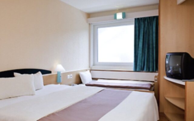 Hotel ILUNION Valencia 3