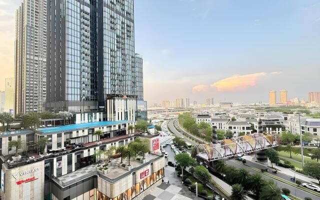 Landmark 81 - Sun Megalight Apartment
