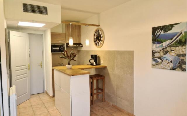 Studio meublé face au golf