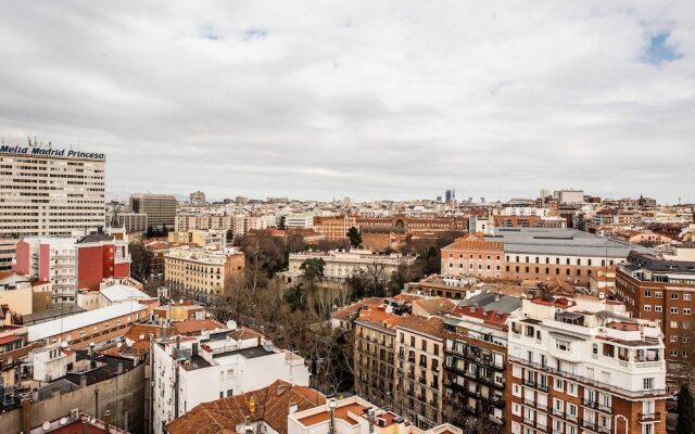 Fantastic studio in Princesa Street by Allô Housing