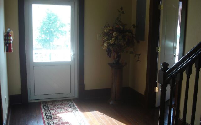 Indian Creek Village Winery