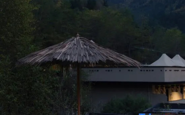 Jiuzhaigou Yangwangxingkong Manor Hotel (Preferred Choice for Overseas Tourists) – Outside – Ngawa