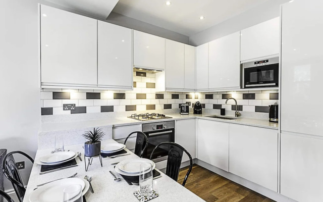 Cozy 2 Bed Apartment in Chiswick