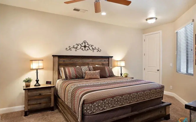 Canyon Oasis 4 Bedroom Apts