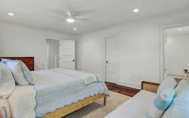 Be a Sullivans Local! 1307 Cove Avenue by Avantstay Pool + Outdoor Living