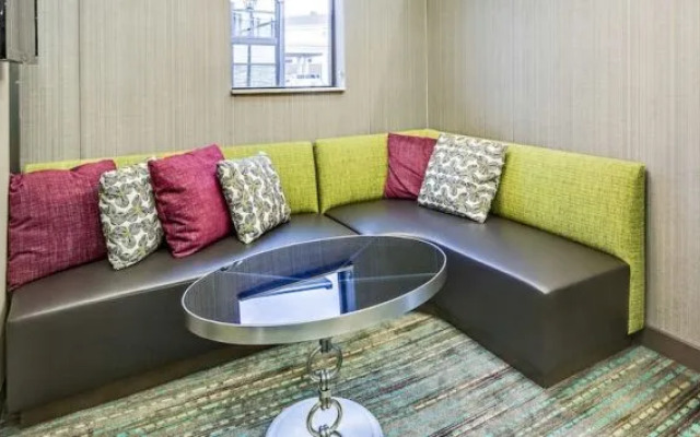 Residence Inn by Marriott Akron South / Green