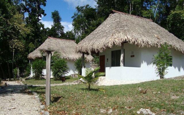 Maya Zacpetén Jungle Lodge