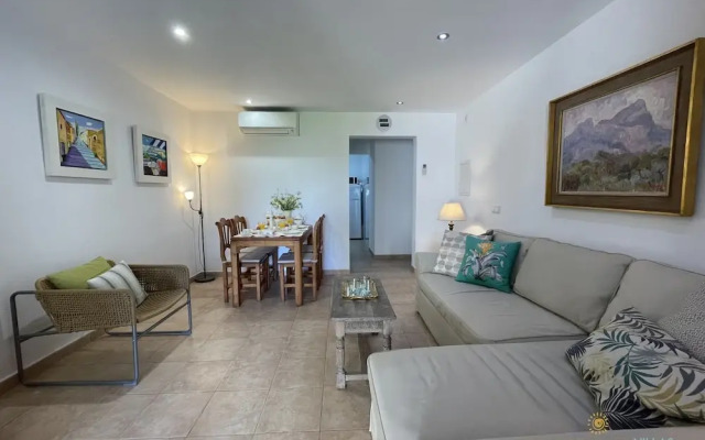 Pretty Apartment With Balcony