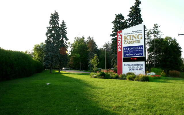 Residence & Conference Centre - King City