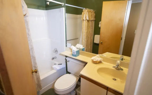 1br Ski-in, Ski-out With King Bed- Okemo Mtn Lodge 1 Bedroom Condo by RedAwning