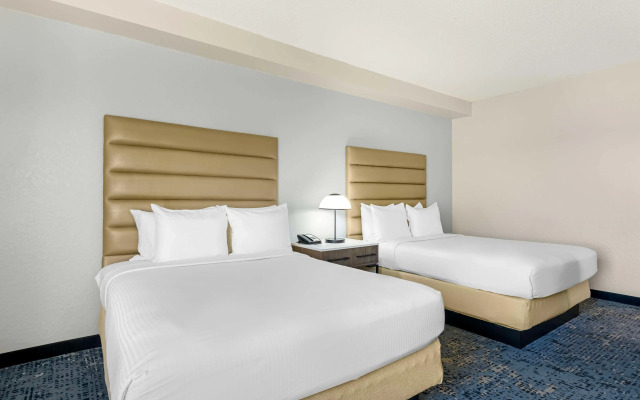 Best Western Plus Universal Inn