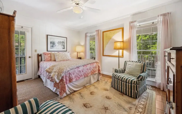 Berry Restful 5 Bedroom Home