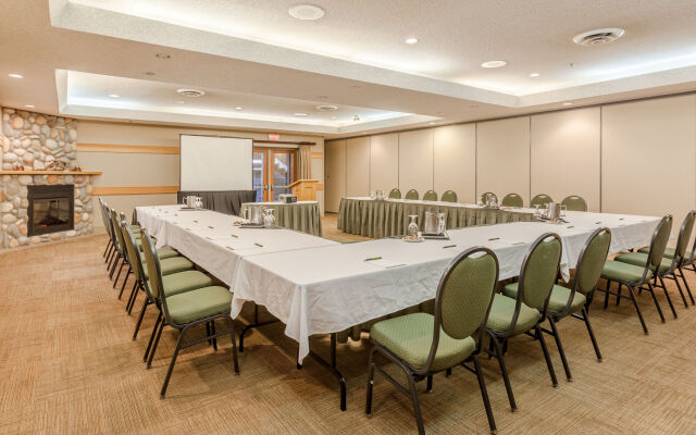 Tigh-Na-Mara Seaside Spa Resort