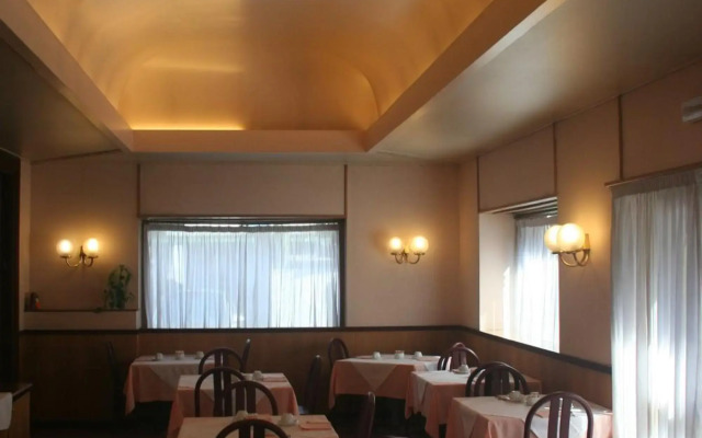 Albert Hotel