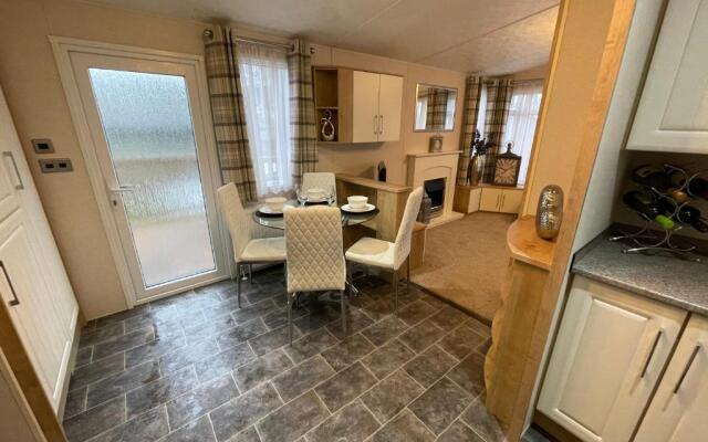 Two Bedroom Caravan at Lilliarsedge