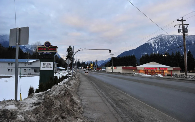 Royal Lodge Motel