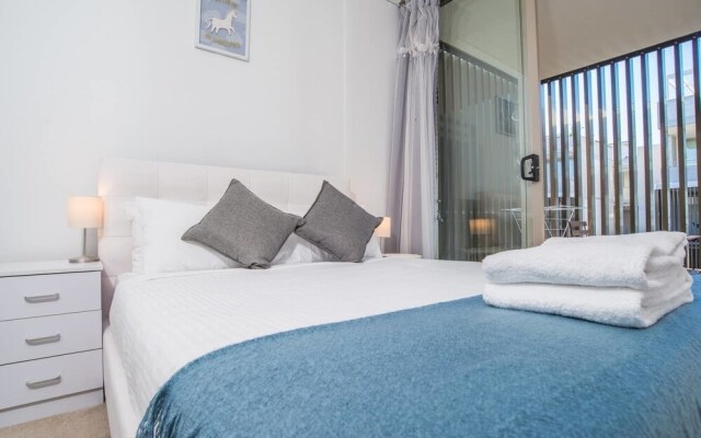 Roseberry Apartment For Travelling Couple In Green Square