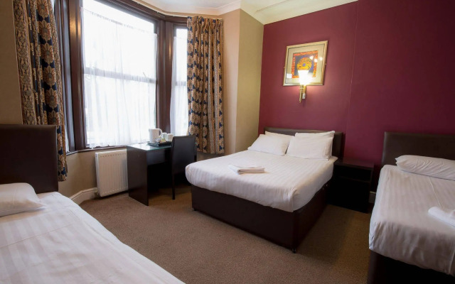 Rossmore Hotel