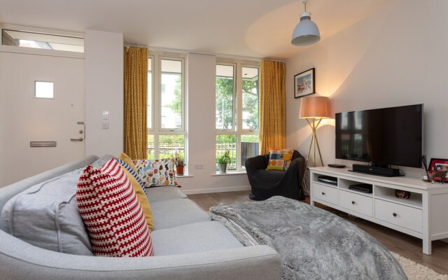 2 Bedroom East London Flat