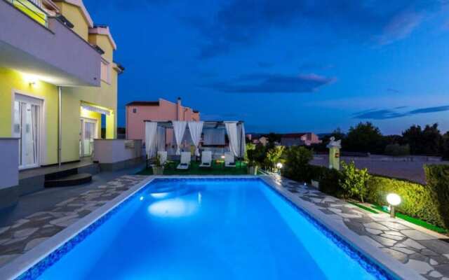 Villa Ava