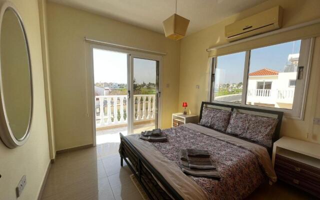 Sunrise Villa 11 in Ayia Thekla