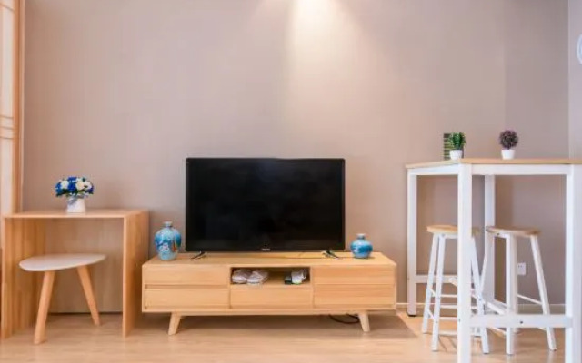 Shanghai Huayue Apartment (Jinshan Wanda Shop)