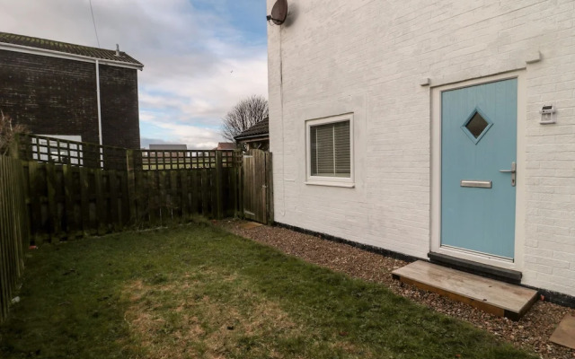 22 Longstone Park