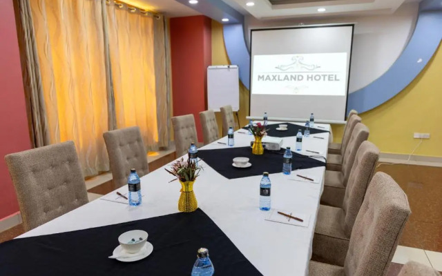 Maxland Hotel