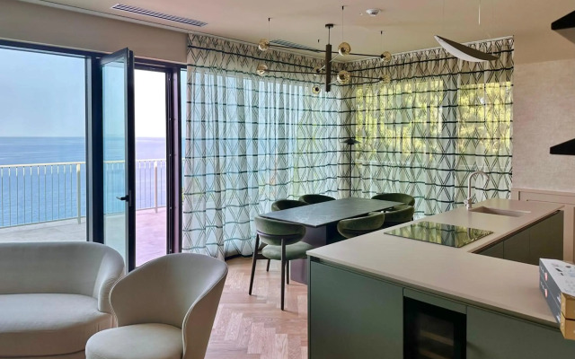 Maximilian Suites