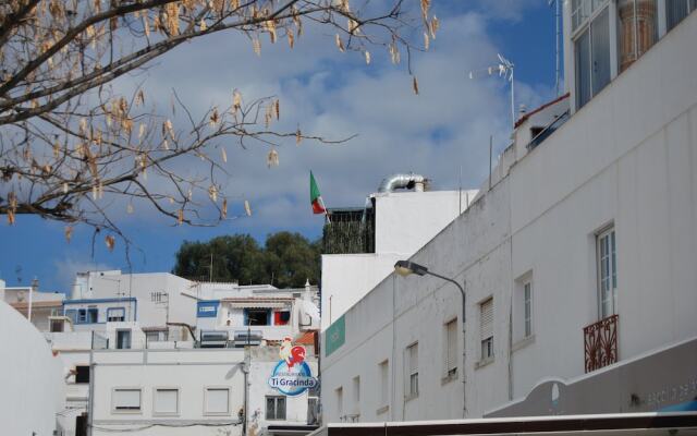 Ah Albufeira - Three-bedroom Apartment in Front of the Sea