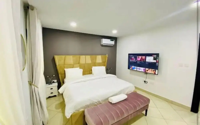 Camille's Luxury Apartment