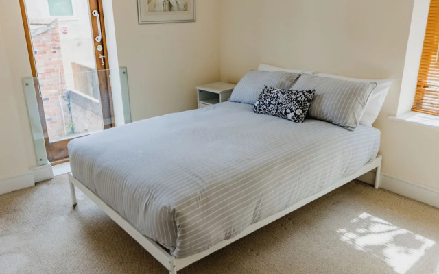 Platform Avenues 5 Bed House