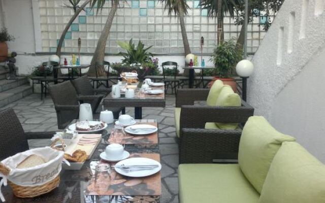 Hotel Sweet Home
