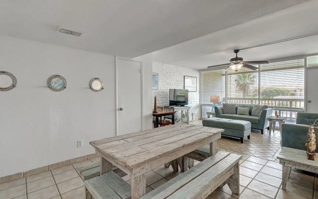 Sunny Beaches 3 Bedroom Condo by RedAwning