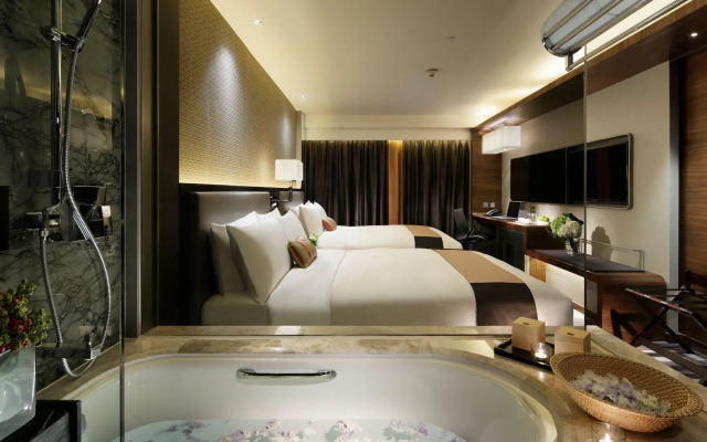Royal Plaza Hotel