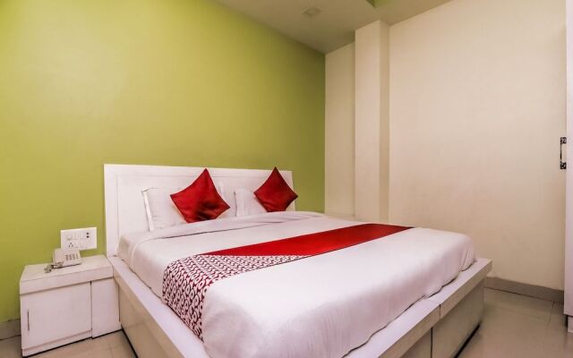 OYO 19706 Hotel Heaven