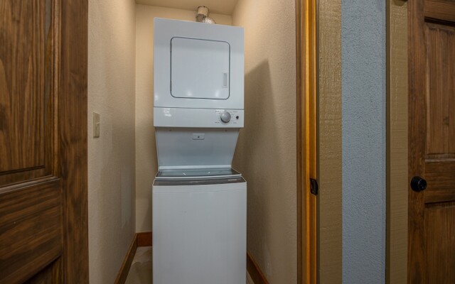 Splashing Bear Lodge