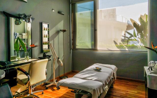 Senator Águilas Hotel