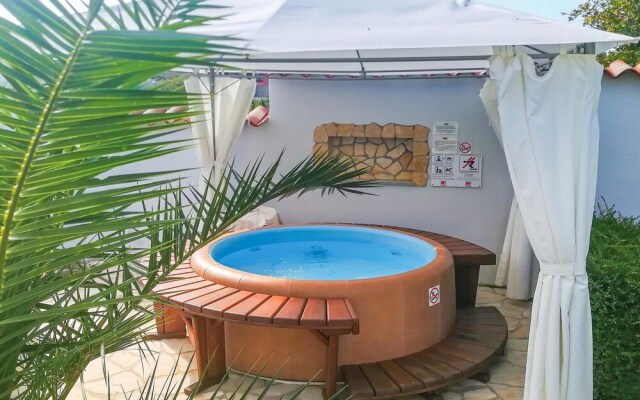 Amazing Home in Pula with Hot Tub, WiFi & 4 Bedrooms
