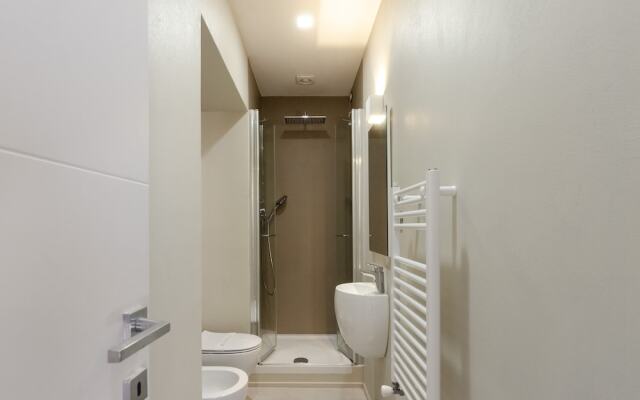 JOIVY Spacious Family Apt For 4, In Carignano, Genoa