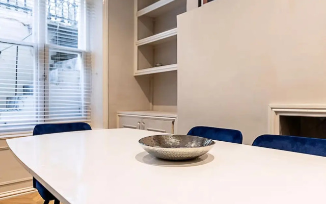 Beautiful Two Bedroom Abode in Notting Hill